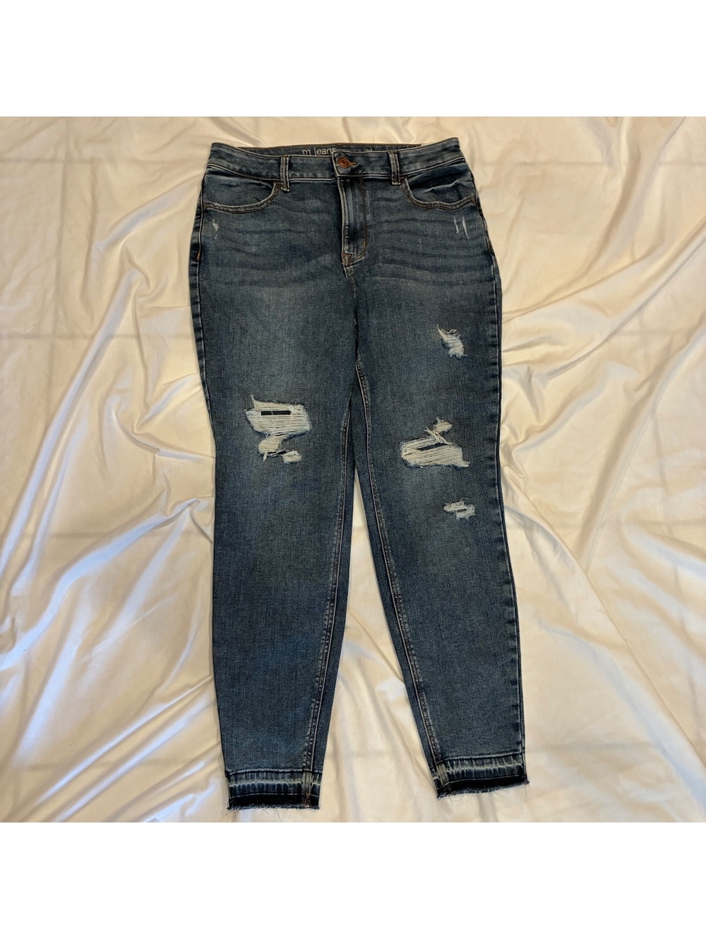 Maurices M Womans Sz L Distressed Skinny Ankle Jeans Raw Frayed Hem Blue Jeans